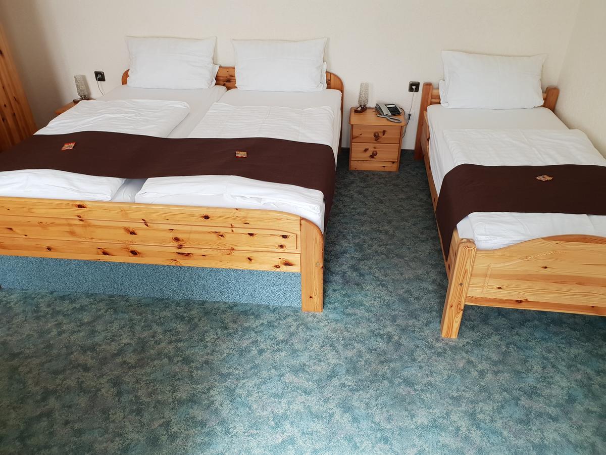 Hotel Gruener Baum Bretzenheim Экстерьер фото